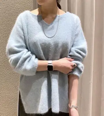 SHENERY 라쿤 키 넥 풀오버 스카이블루