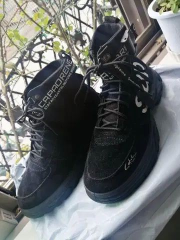 새상품급의 쿨한 디자인 CAPORENI GORE-TEX 하이컷 부츠