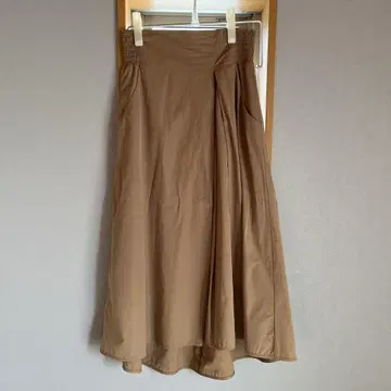 emmi atelier 브라운 플레어 스커트
