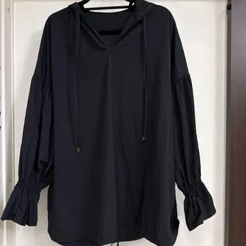 레린 블랙 나일론 후드티