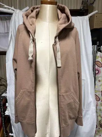 젬블 베이지 후드 부착 맨투맨 자켓