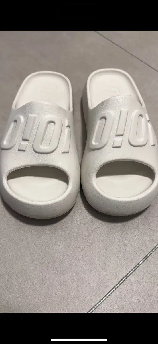 oioi Slippers