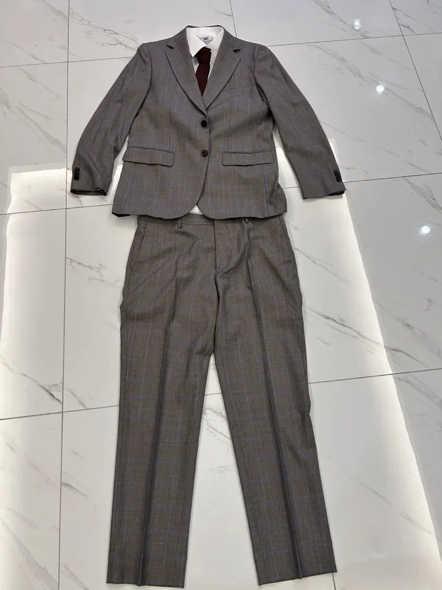 PAL ZILERI Check Suit Set + Hugo Boss Tie