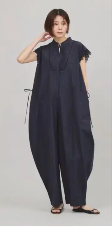 택 포함 새상품 캘런솔로지 코튼 레이스 올인원 네이비