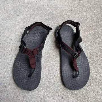 BEDROCK SANDALS 버건디