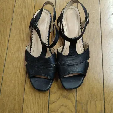 블랙 컴포트 샌들 스트랩 포함