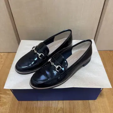 neue diffusion 로퍼