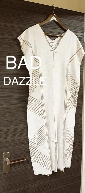BAD Dazzle V넥 반팔 롱 원피스