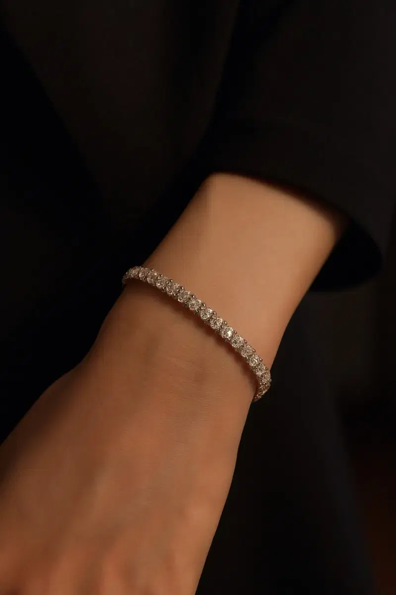 1 Carat Tennis Bracelet - 18K (Only 2 in stock)