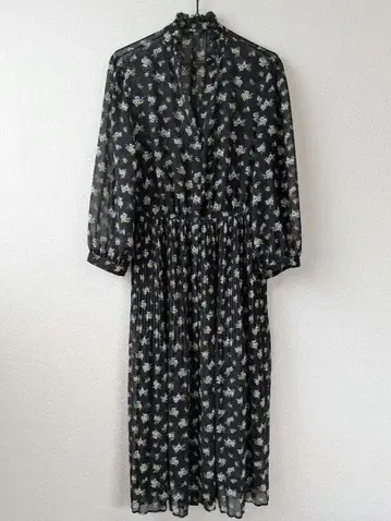 유니클로 꽃무늬 롱 원피스 긴팔 프릴