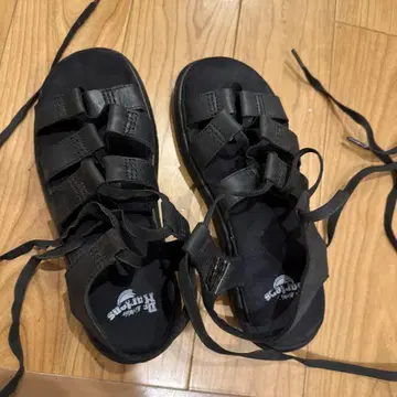 닥터마틴 레이스업 블랙 스포츠 샌들