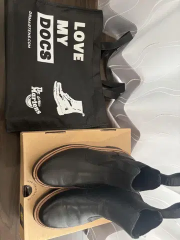 Dr. Martens Hardy 블랙 US7