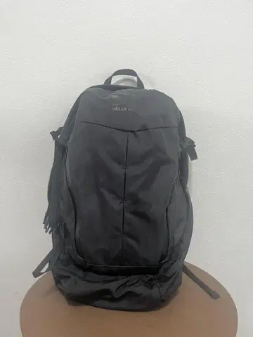 HELLY HANSEN 블랙 백팩