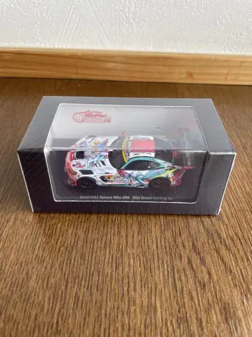 1/64 굿 스마일 하츠네 미쿠 AMG 2024 개막전 Ver.