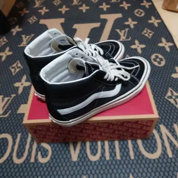VANS 블랙/화이트 하이컷 스니커즈