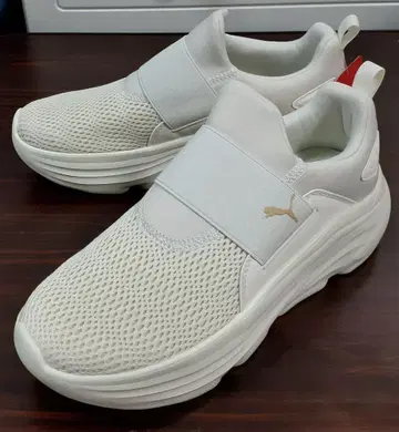 PUMA 푸마 W PROWL 680 SLIP ON 스니커즈 25cm