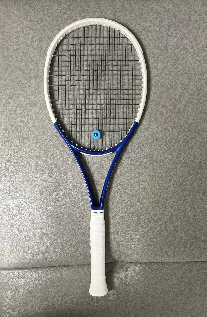Wilson Blade V8 Tennis Racket, 305g, Open Pattern