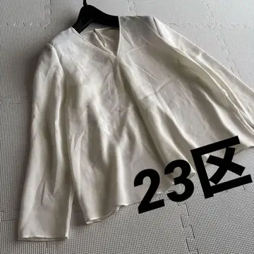 23구 화이트 긴팔 블라우스 사이즈 40
