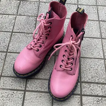 닥터 마틴 핑크 부츠