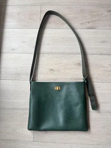 핸더 스킴 Hender Scheme 트위스트 버클 백
