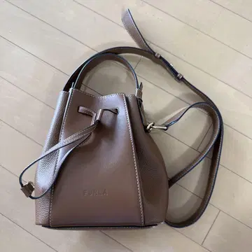 FURLA 브라운 버킷형 숄더백
