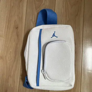 Jordan 숄더백 화이트/블루