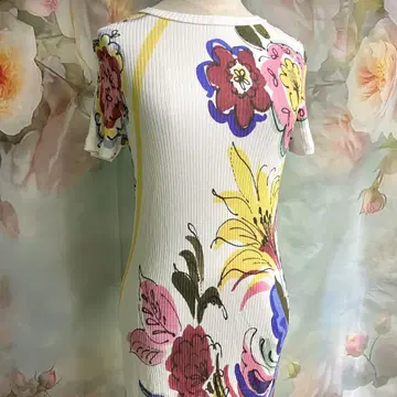 Desigual 데시구알 반팔 니트 원피스 꽃무늬 S 사이즈