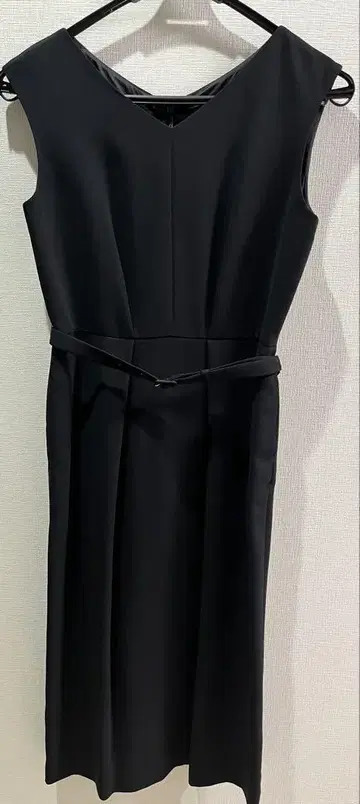 새상품급: allureville V넥 클래식 원피스/드레스 Size2