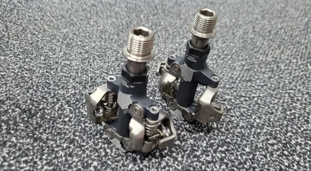 SHIMANO Shimano XTR Top-of-the-line MTB Clipless Pedals/Cleats