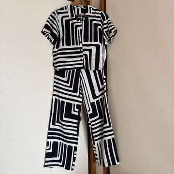 H&M 셋업 블랙 화이트