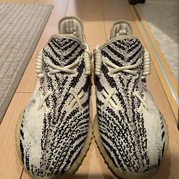 Yeezy Boost 350 V2 화이트/블랙