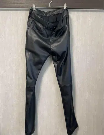 자라 가죽 팬츠