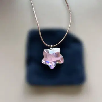 스와로키 목걸이