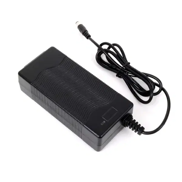 240V 25.2V 2A Adapter Inner Diameter 2.1~2.5mm/Outer Diameter 5.5mm