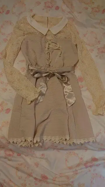 LIZ LISA 베이지 마이멜로디 콜라보 리본 원피스