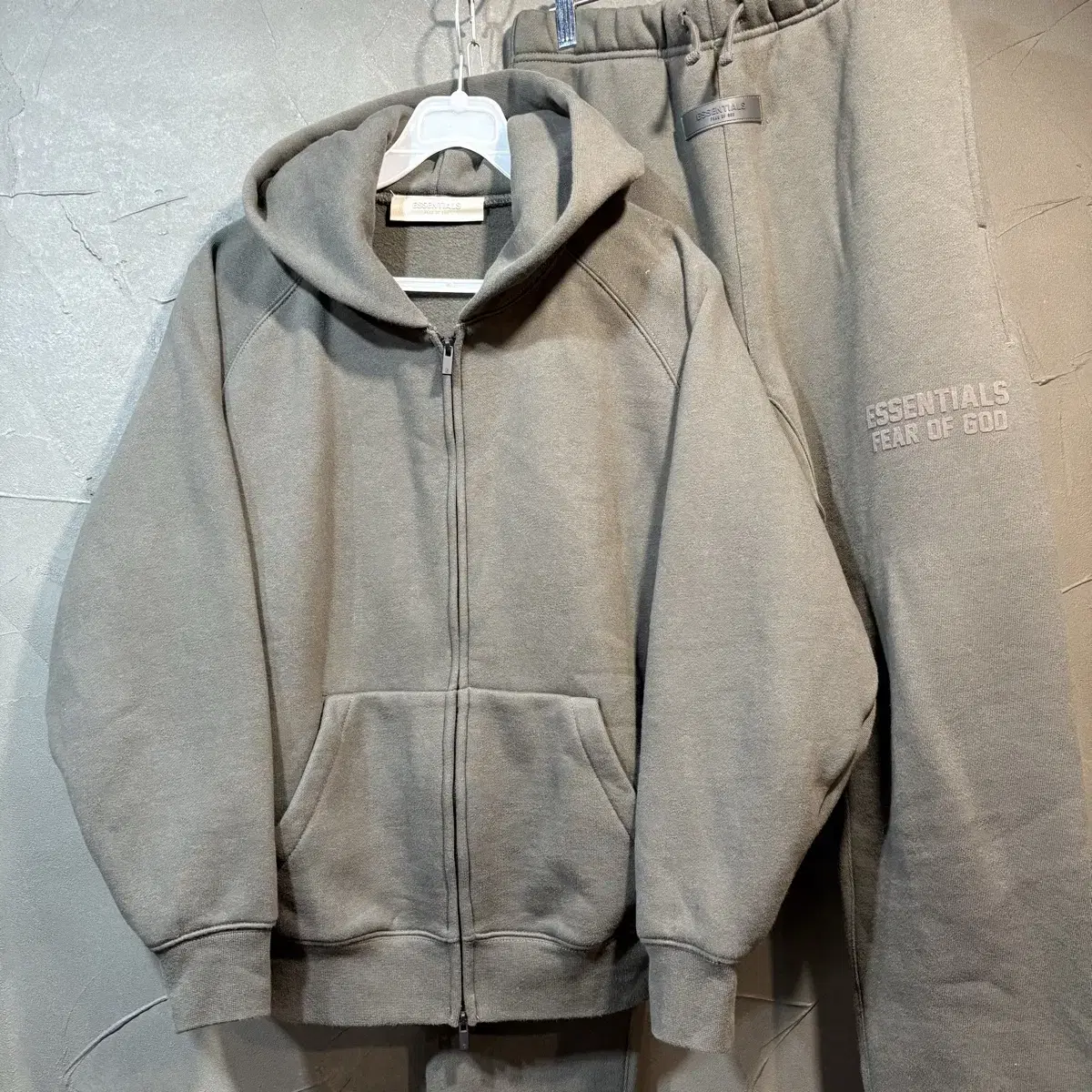[10/12] ESSNENTIALS Essentials Sweat Set-Up Junior Size