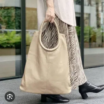 새상품급 AULENTTI 가죽 토트백 베이지 천연 가죽 이탈리아제