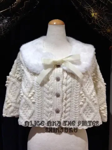 ALICEandthePIRATES 아란 니트 케이프