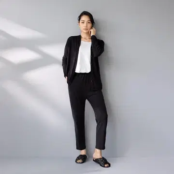 FIRO BIANCO UNO 테이퍼드 팬츠 정가 46200엔