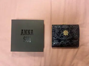 ANNA SUI 블랙 접이식 지갑