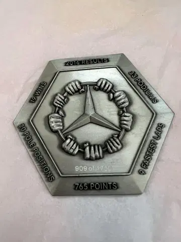 루이스 해밀턴 로즈버그 월드 챔피언 기념 메달 메르세데스 AMG