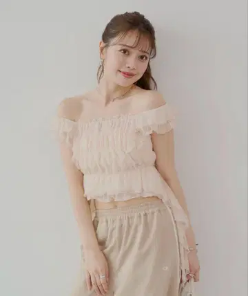 Chico 레이스 드롭 프릴 셔링 블라우스