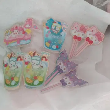 산리오 캐릭터즈 아크릴 브로치 세트