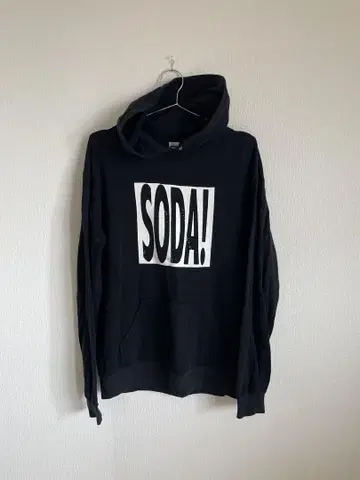 밴딩 SODA! 후드 부착 후드티 블랙
