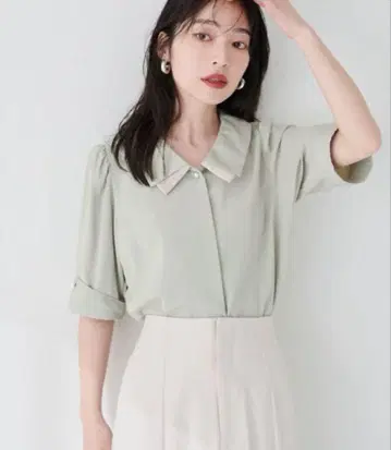 내추럴 꾸뛰르 osono 배색 레이어드 카라 삼각형 커프스 블라우스