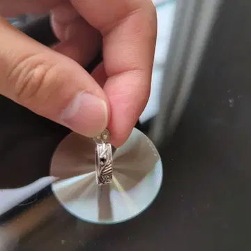실버 후프 귀걸이 조각 무늬 약 1.5cm