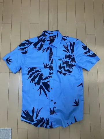 VOLCOM 슬림 핏 반팔 셔츠 스카이블루