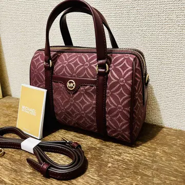 마이클코어스 기하학 패턴 라메 메탈릭 스몰 숄더백