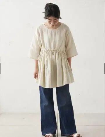 비어즐리 허리 개더 린넨 블라우스