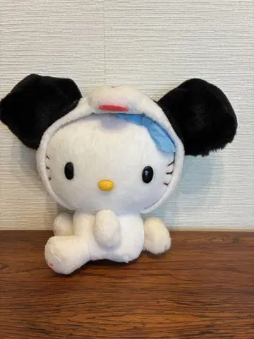 헬로키티 귀가 달린 봉제 인형